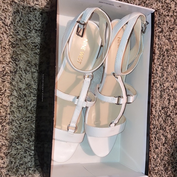 Heels - Picture 2 of 4